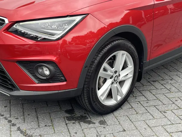 SEAT Arona 1.0 TSi DSG FR Business Intense 2021 Benzine 9