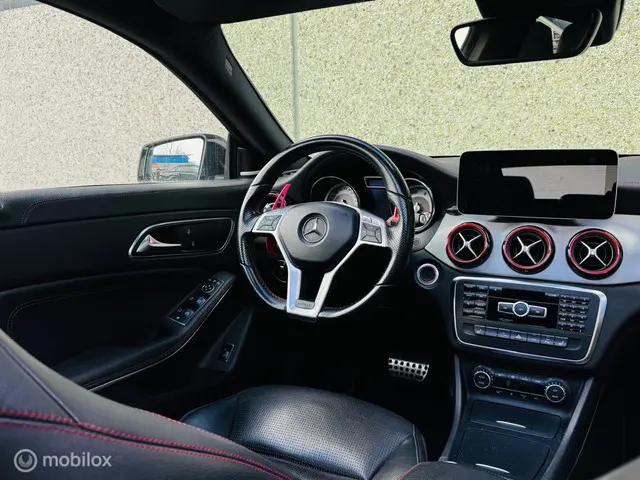 Mercedes-Benz CLA 250 Edition 1 2013 Benzine 29