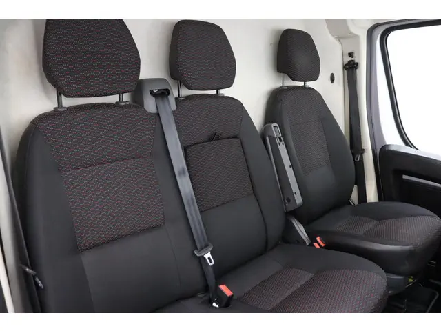 Peugeot Boxer 330 2.2 BlueHDi L1H1 Premium 2020 Diesel 11
