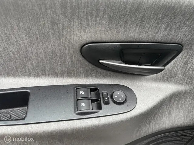 Lancia Ypsilon 0.9 TwinAir Silver 2013 Benzine 11