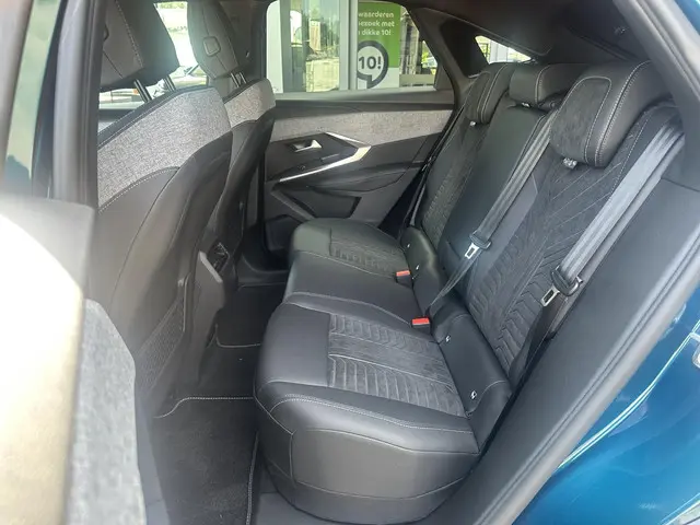 Peugeot e-3008 GT Avantage 210 73 kWh 2025 Elektrisch 12