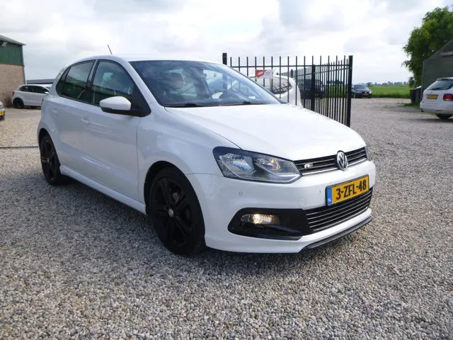 Volkswagen Polo 1.2 TSI R-LINE 2X 2014 Benzine 3