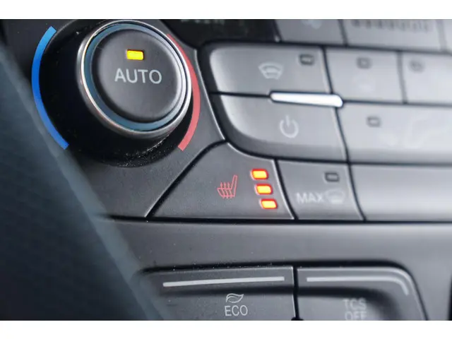 Ford Transit Connect 1.5 EcoBlue L2 Limited 2023 Diesel 25