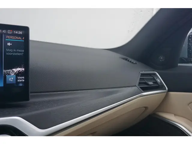 BMW 3 Serie Touring 330e xDrive 2022 Hybride Benzine 13