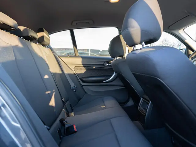 BMW 1 Serie 116i High Executive 2013 Benzine 33