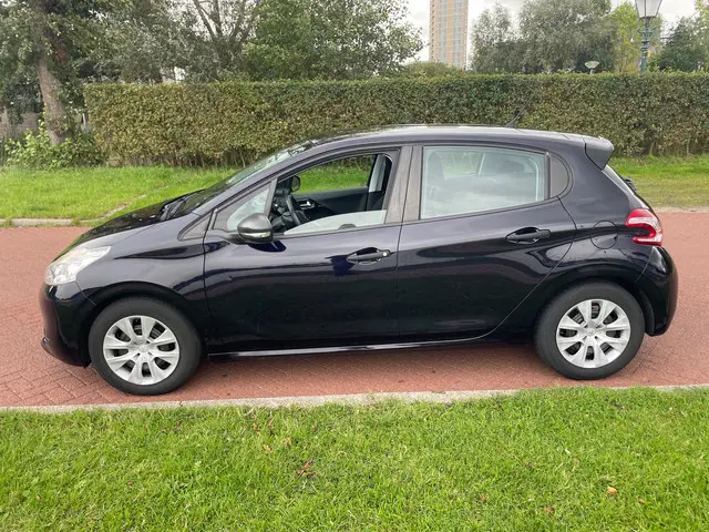 Peugeot 208 1.0 VTi Access 2014 Benzine 6