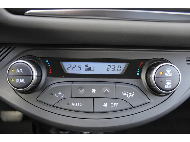 Toyota Yaris 1.5 Hybrid Aspiration 2015 Hybride Benzine 22