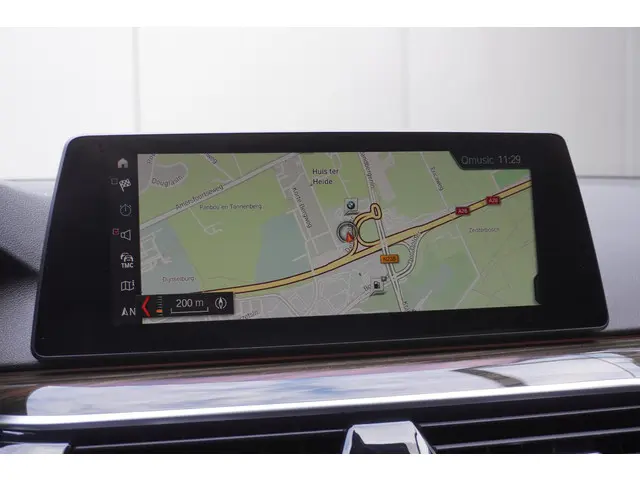 BMW 5 Serie Touring 520i 2018 Benzine 13