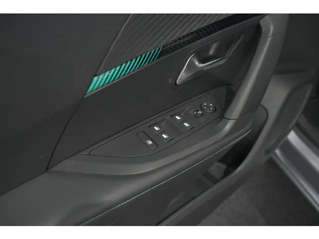 Peugeot e-2008 EV Allure Pack 50 kWh 2022 Elektrisch 26