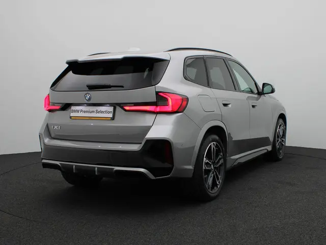 BMW iX1 2