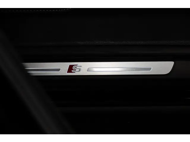 Audi SQ8 4.0 TFSI quattro 2023 Benzine 21