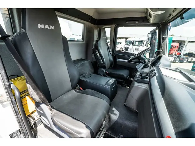 MAN TGS 32 360 BB+ LIEBHERR 9m3 2016 Diesel 18
