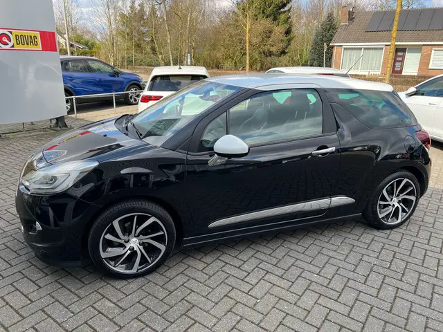 Citroën DS3 1.2 PureTech So Chic 2015 Benzine 2