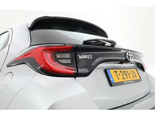 Toyota Yaris 1.5 VVT-i Dynamic 2023 Benzine 31