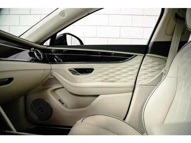 Bentley Flying Spur SPEED 6.0 W12 2023 Benzine 34