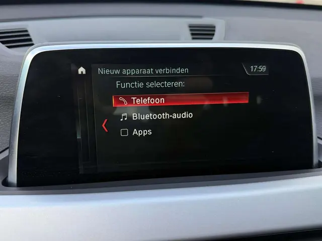 BMW X1 SDrive20i Executive, 1ste eigenaar 2017 Benzine 21