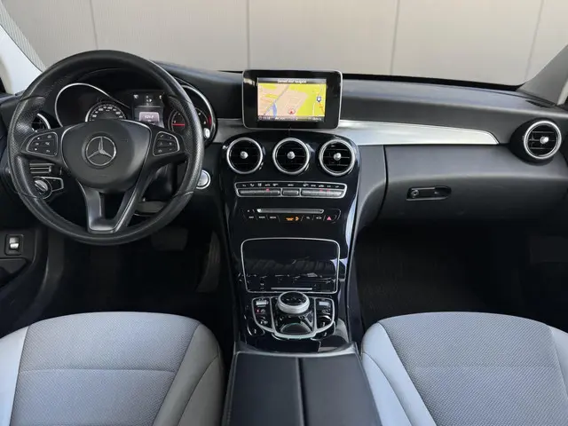Mercedes-Benz C-Klasse 2