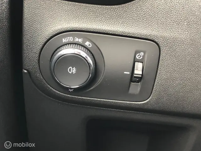 Opel Crossland 1.2 Turbo Elegance 2024 Benzine 9