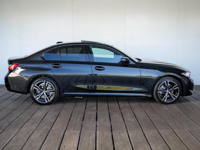 BMW 3 Serie Sedan 330e 2026 Hybride Benzine 4