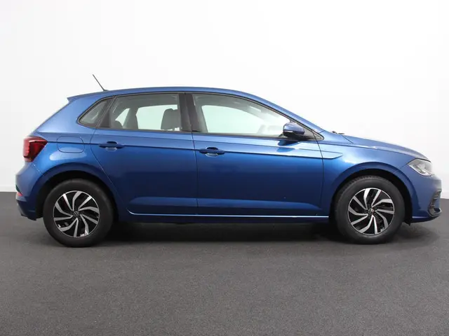 Volkswagen Polo 1.0 TSI Life 2022 Benzine 8