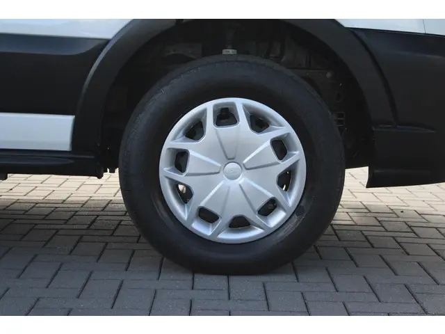 Ford E-Transit 350 L3H2 Trend 68 kWh 2024 Elektrisch 3