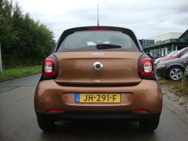 Smart Forfour 1.0 Essential Edition ( 2016 ) 2016 Benzine 31