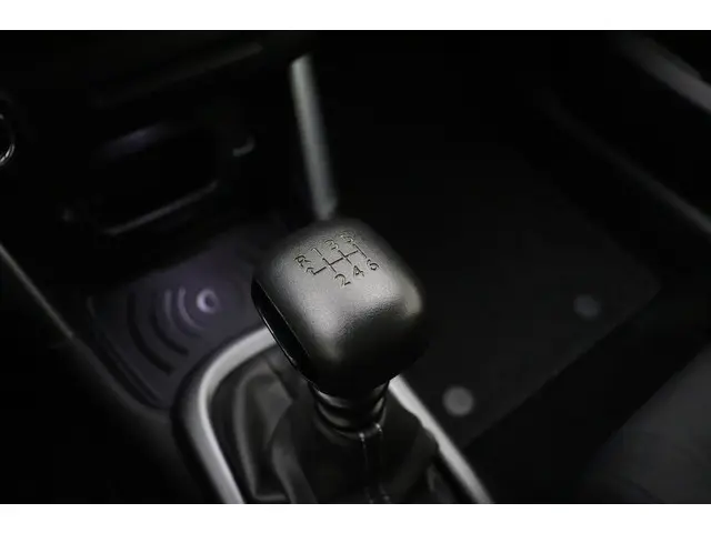 Citroën C3 Aircross 1.2 PureTech S&S Shine 2020 Benzine 25