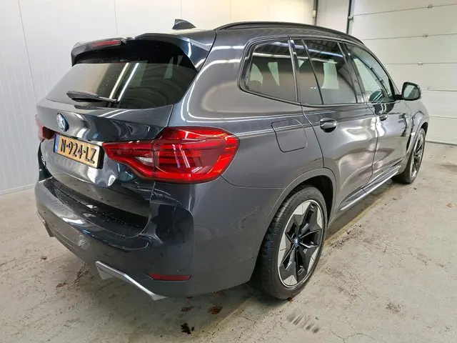 BMW iX3 Aut. High Executive 80kWh 2021 Elektrisch 4