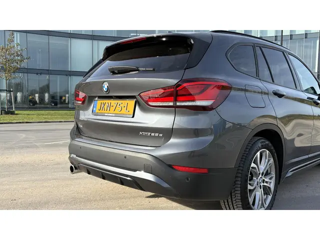 BMW X1 xDrive25e 2021 Hybride Benzine 4
