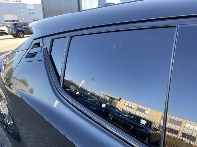 Toyota C-HR 1.8 Hybrid Executive 2018 Hybride Benzine 7