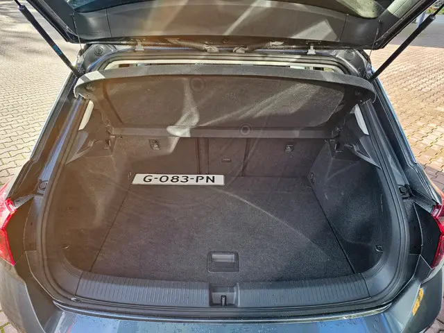 Volkswagen T-Roc 1.5 TSI Sport Business R 2019 Benzine 36