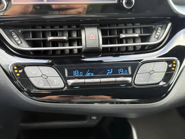 Toyota C-HR 2.0 Hybrid Bi-Tone 2020 Hybride Benzine 15