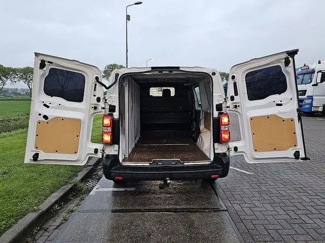 Peugeot Expert 2.0 2017 Diesel 11