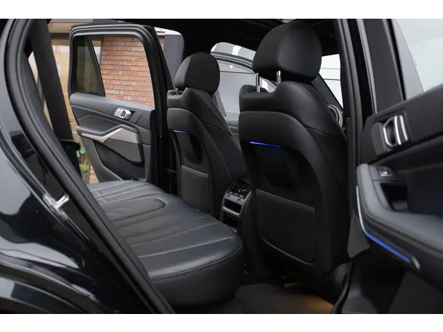 BMW X5 xDrive40i High Executive 2018 Benzine 32