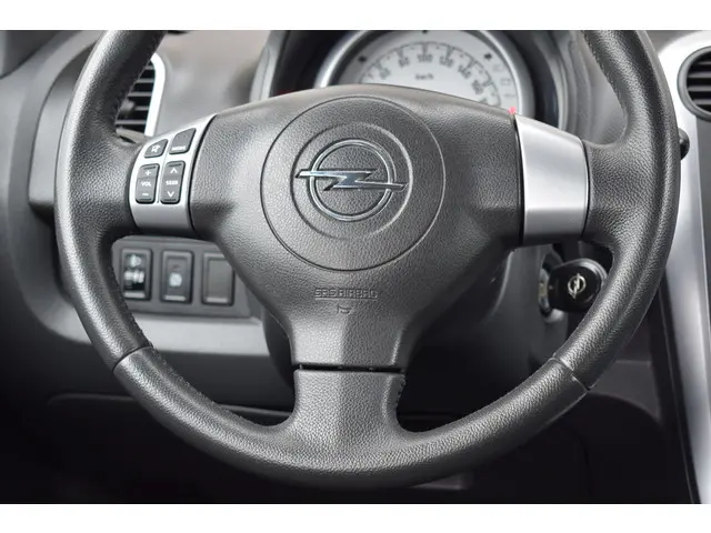 Opel Agila 1.0 Berlin 2015 Benzine 12