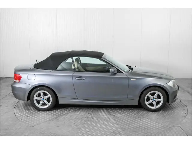 BMW 1 Serie Cabrio 120i High Executive 2012 Benzine 54