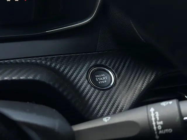 Peugeot 208 1.2 PureTech Allure Pack 2024 Benzine 36