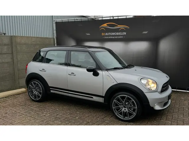 MINI Countryman Mini 1.6 Cooper D 2016 Benzine 4