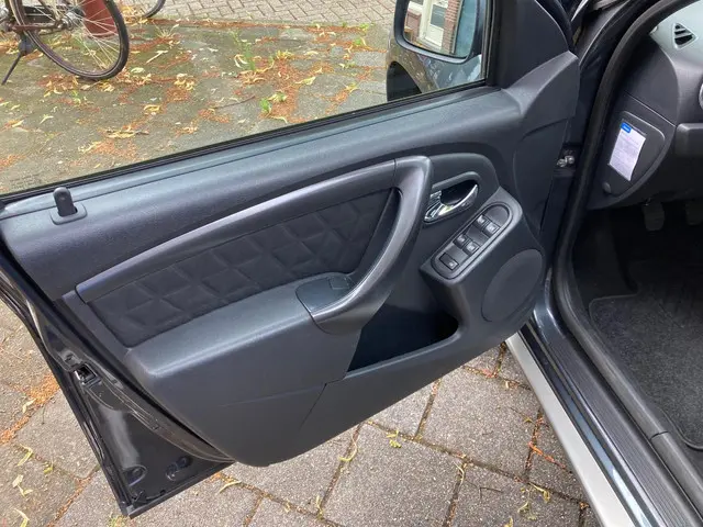Dacia Duster 1.2 TCe 4x2 Prestige navi 2014 Benzine 9