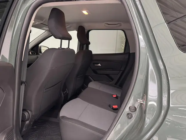 Dacia Duster 1.3 TCe 150 Journey 2023 Benzine 37