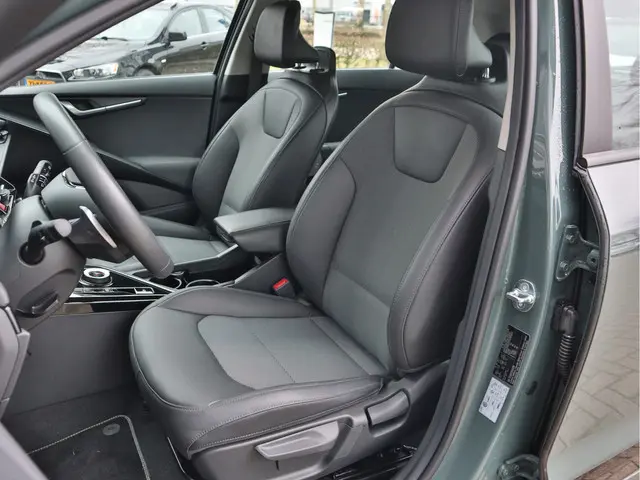 Kia Niro EV DynamicLine 64.8 kWh 2023 Elektrisch 16