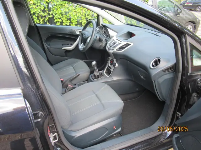 Ford Fiesta 1.25 Titanium 2012 Benzine 9