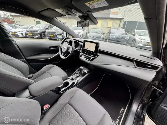 Toyota Corolla 1.8 Hybrid Active 2023 Hybride Benzine 9