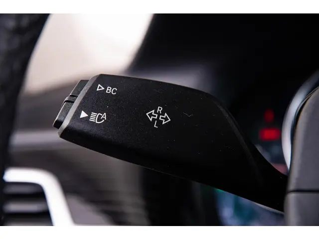 BMW 7 Serie 750i xDrive High Executive 2018 Benzine 27