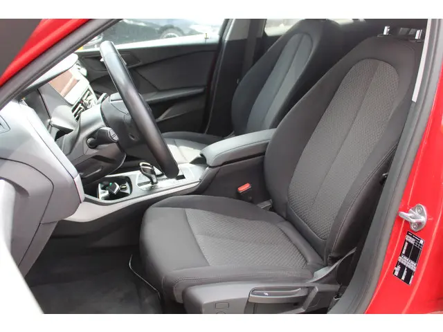 BMW 1 Serie 118i//Navi//Carplay//Trekhaak!! 2019 Benzine 5