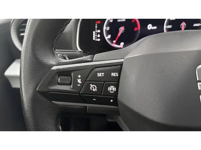 SEAT Arona 1.0 TSI Style Business Connect 2023 Benzine 21