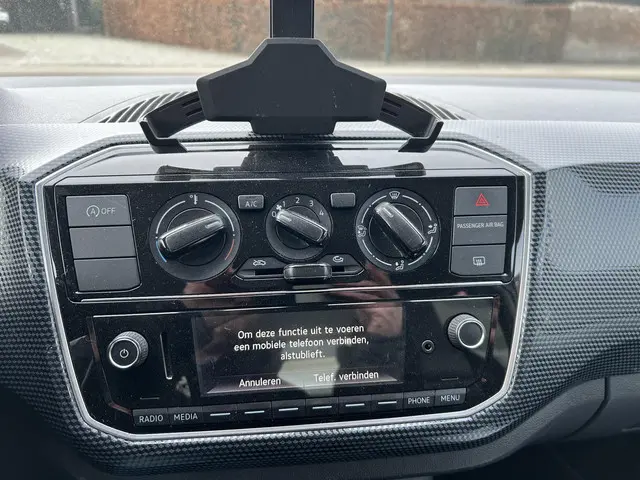 Volkswagen up! 1.0 BMT move up! 2017 Benzine 13