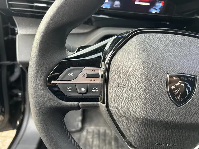 Peugeot 308 SW 1.2 Turbo 130 PK Allure 2024 Benzine 27