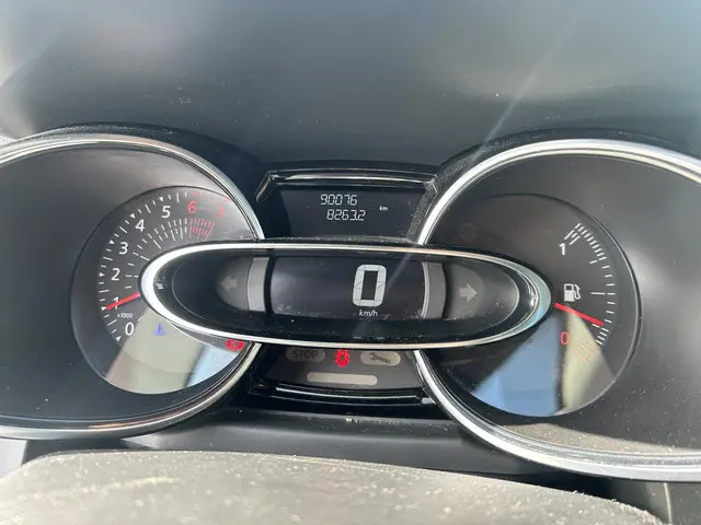 Renault Clio Estate 0.9 TCe Limited 2018 Benzine 15