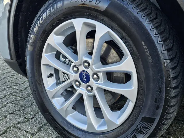 Ford Kuga 2.5 PHEV Titanium X 2023 Hybride Benzine 36
